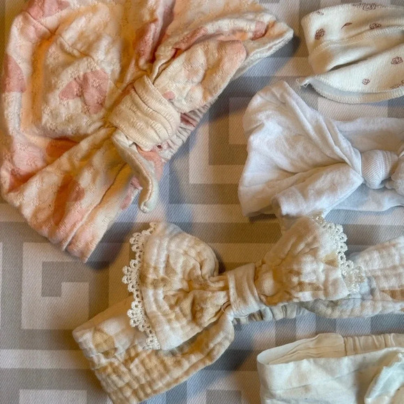 Baby Girls The Cream Team Assorted Bows + Bonus Hat - Picture 4 of 4